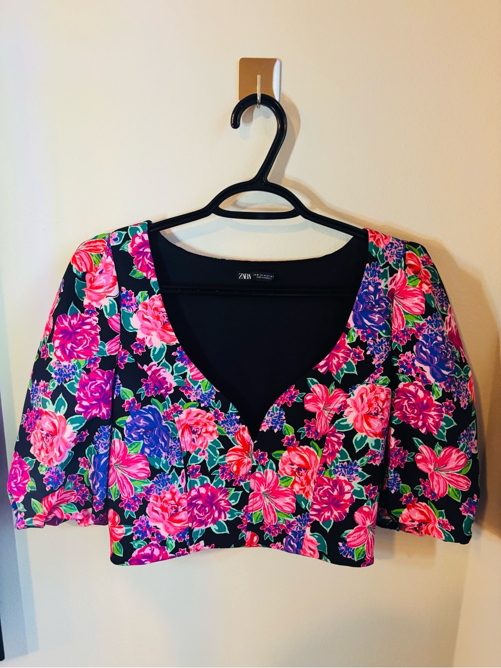 Zara Floral Cropped Top Black Pink Puff Sleeve Size M